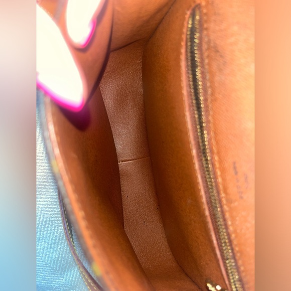 LOUIS VUITTON St. Cloud Crossbody/Shoulder Bag - Picture 16 of 17